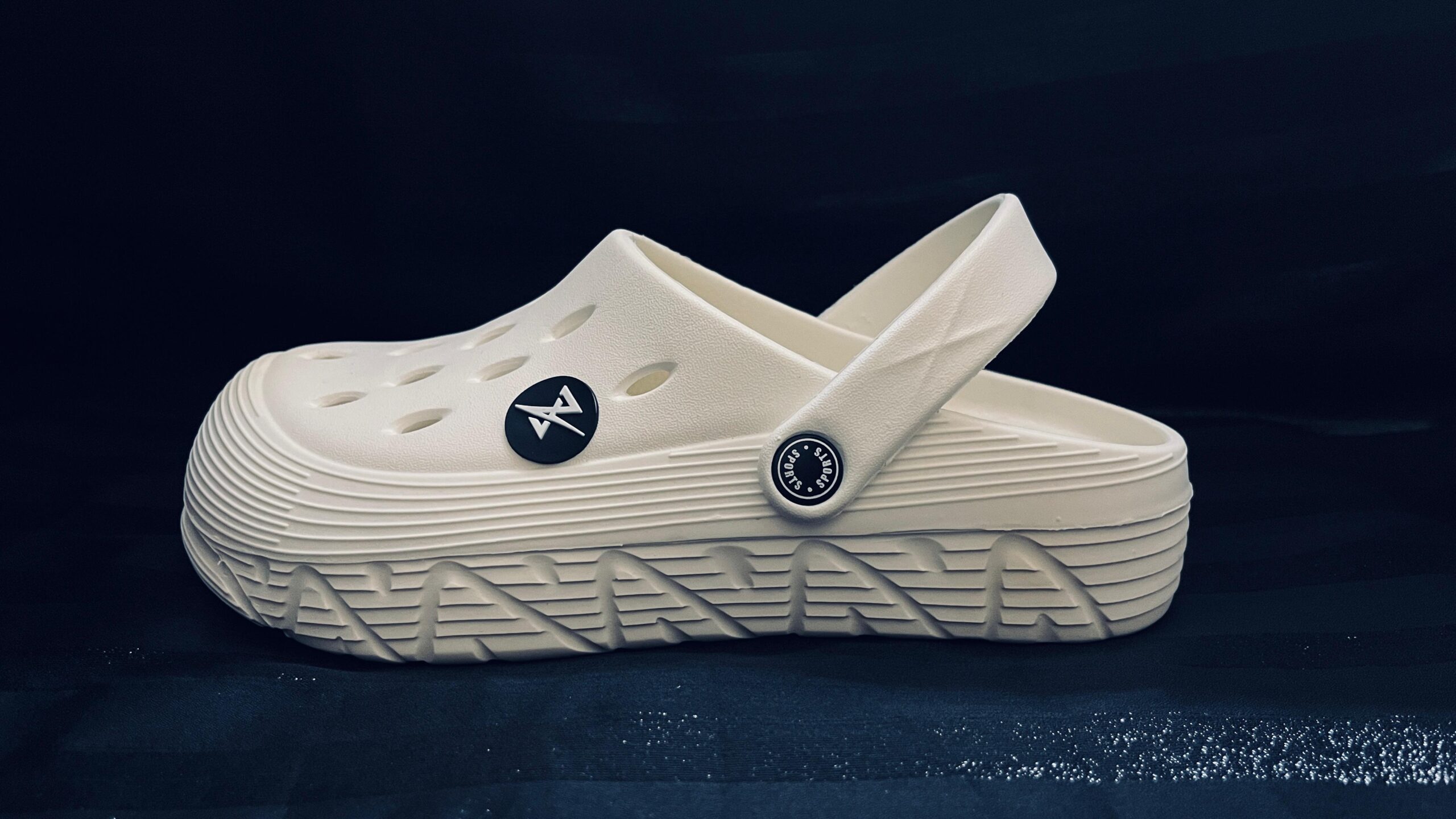 unisex clogs